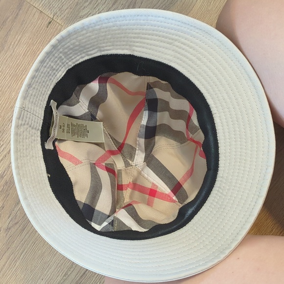 Burberry Bucket Hat - Picture 3 of 4
